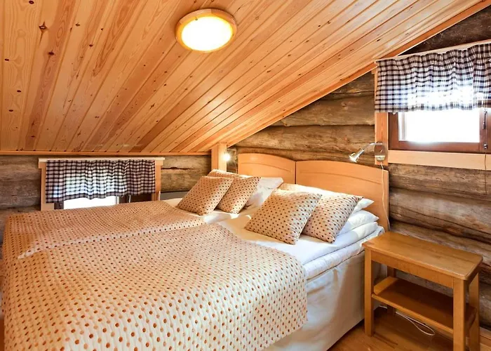 ホリデー クラブ * サーリセルカ