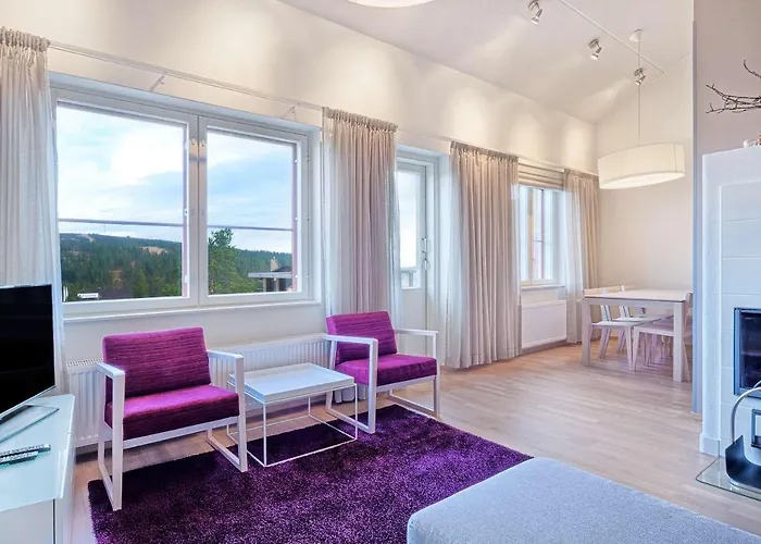 ホリデー クラブ アパート サーリセルカ