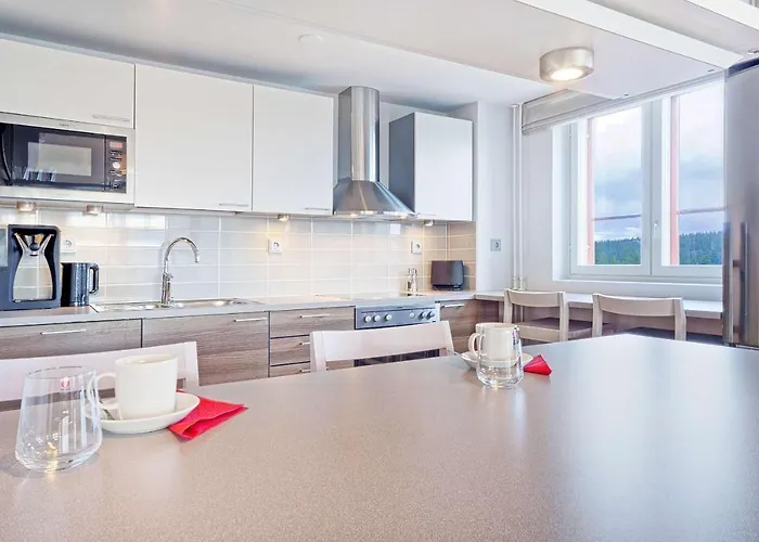 ホリデー クラブ アパート