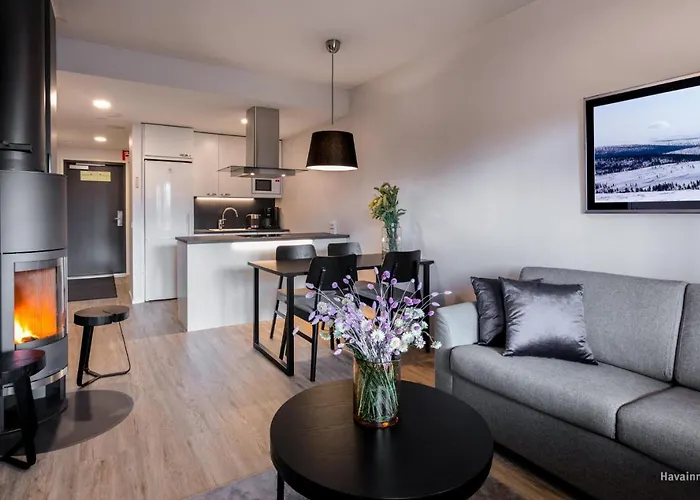 ホリデー クラブ アパート サーリセルカ