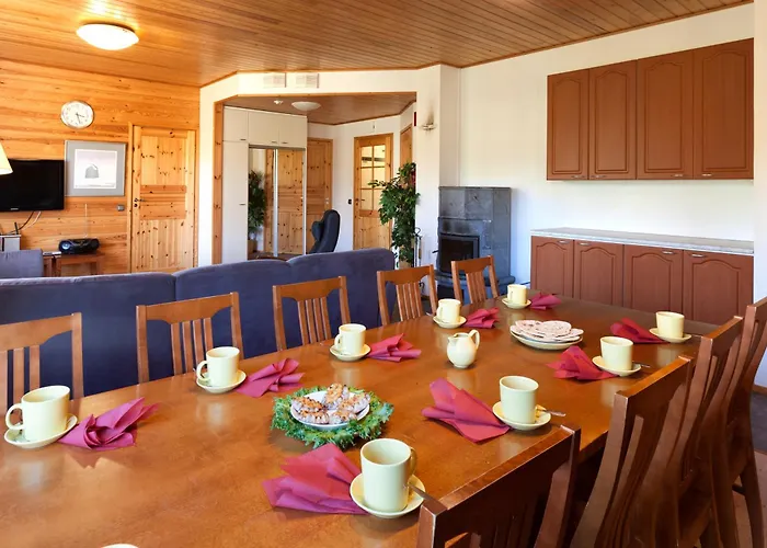 ホリデー クラブ * サーリセルカ