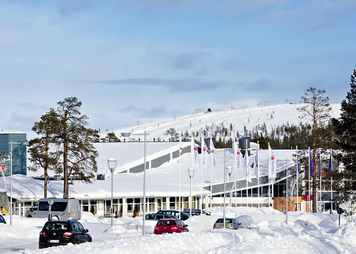 ホリデー クラブ * サーリセルカ