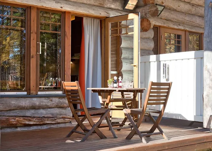 ホリデー クラブ アパート サーリセルカ