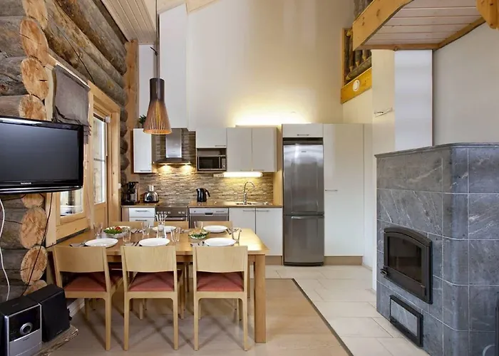 ホリデー クラブ アパート サーリセルカ